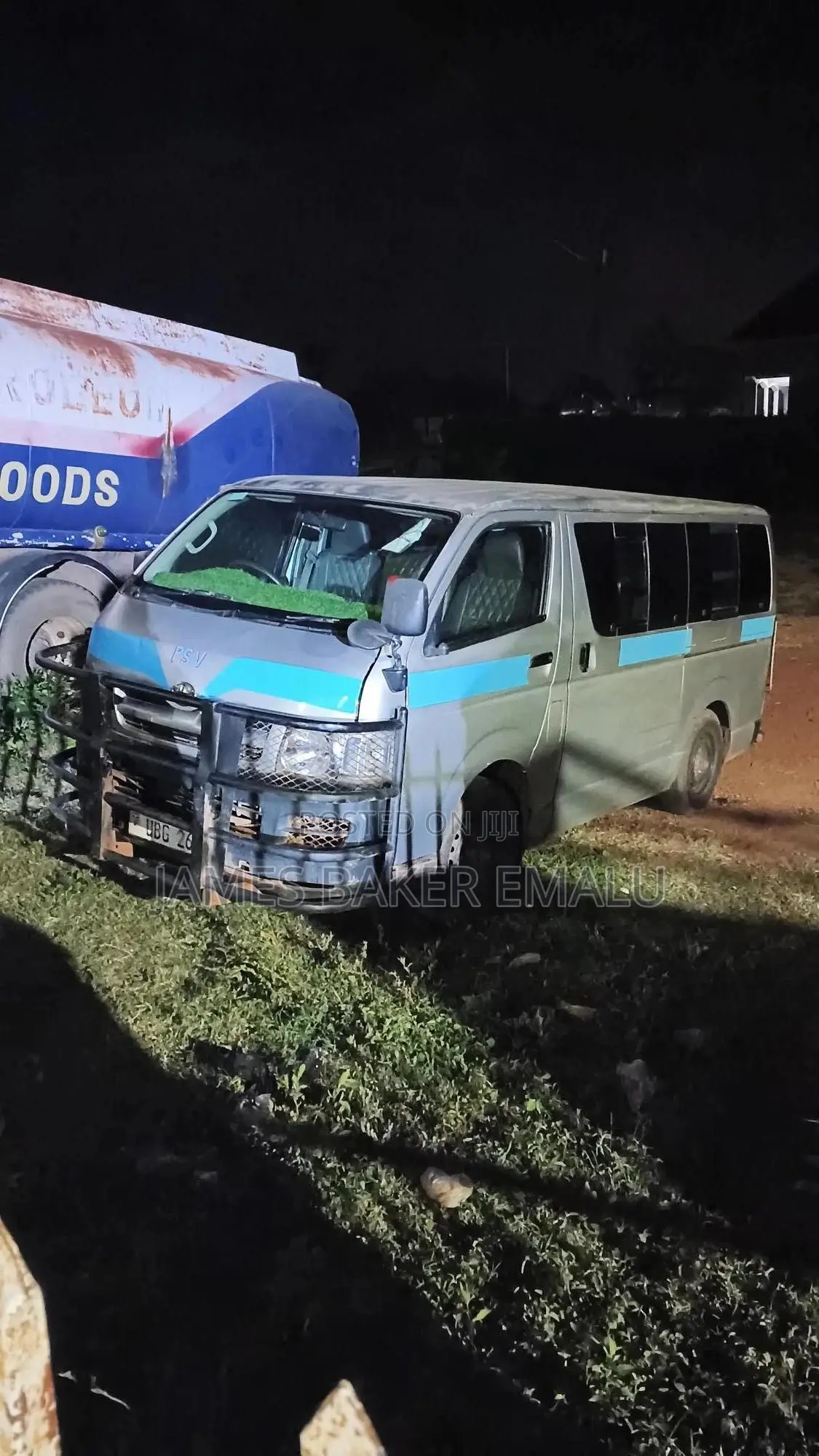 Toyota HiAce 2006 Silver