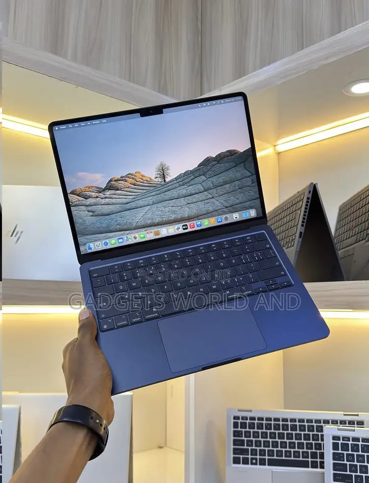 New Laptop Apple MacBook Air 8GB Apple M2 SSD 512GB