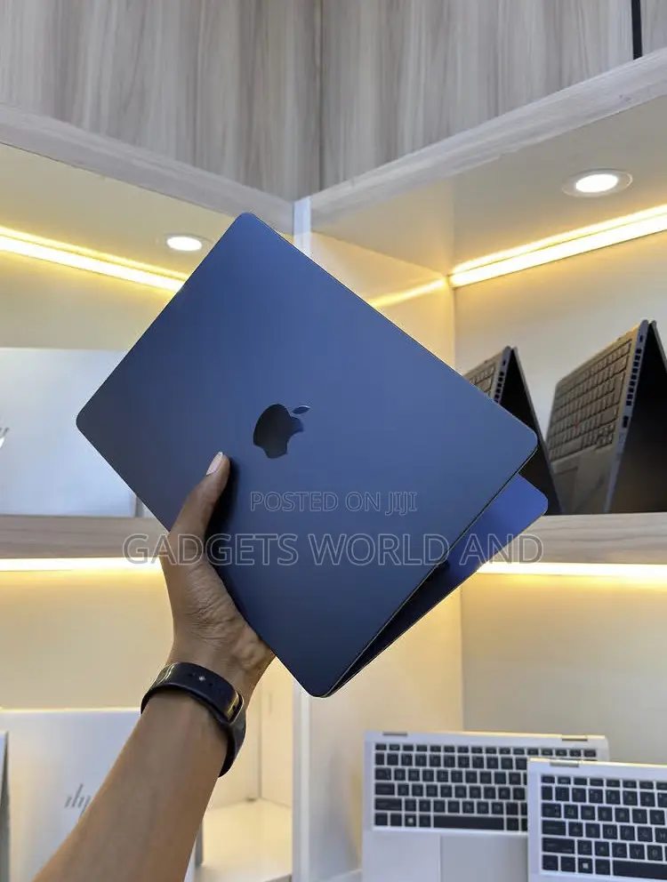 New Laptop Apple MacBook Air 8GB Apple M2 SSD 512GB