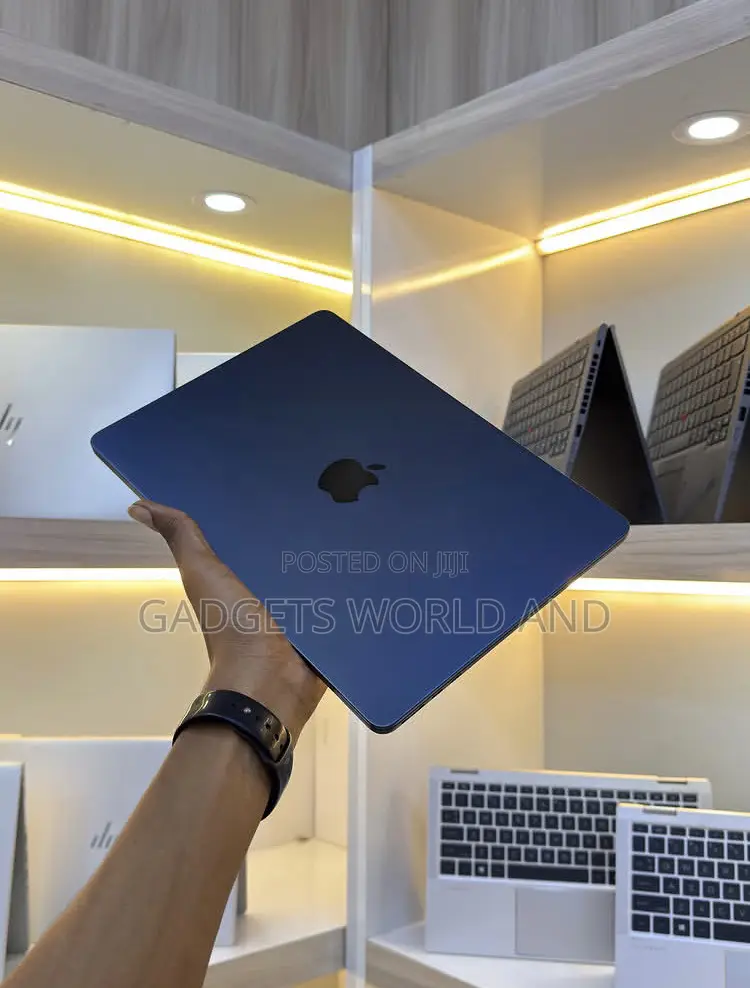 New Laptop Apple MacBook Air 8GB Apple M2 SSD 512GB