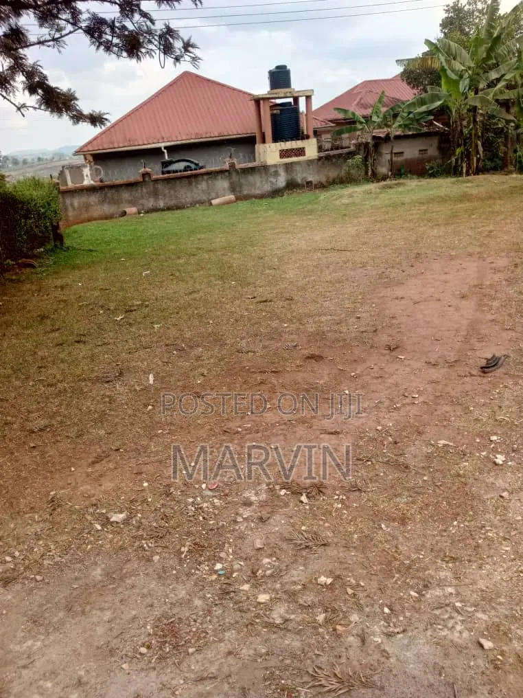 5bdrm House in Jomayi Estates, Bulenga for sale