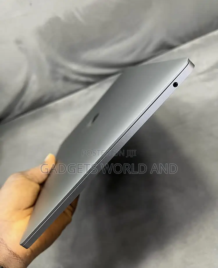 Laptop Apple MacBook Pro 2017 8GB Intel Core i5 SSD 256GB