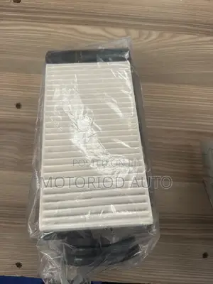Air Cleaner Mercedes W205 Diesel