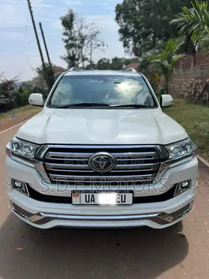 Toyota Land Cruiser 5.7 V8 VX-S 2017 White