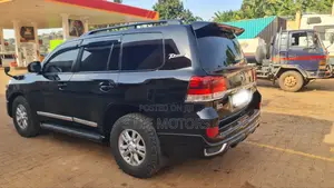 Toyota Land Cruiser 2017 Black