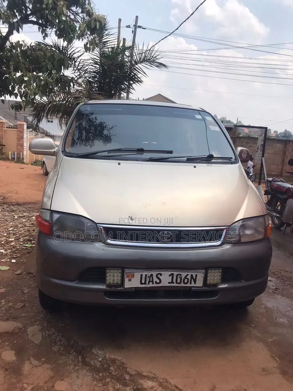 Toyota Granvia 1997 Silver