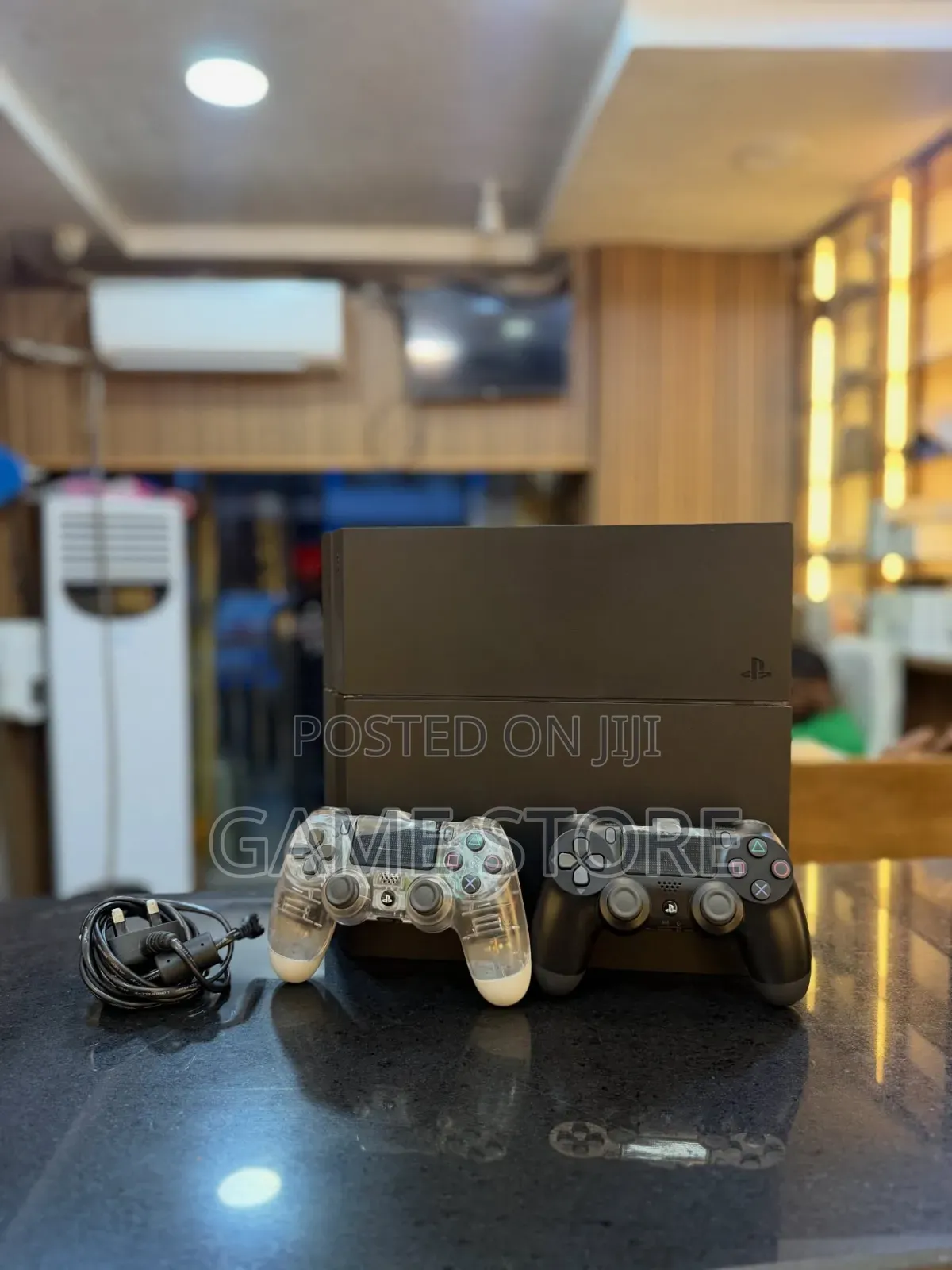 PS4 Standard WITH 12 GAMES AND 2 PADS.It Won't Ask for Transport Money