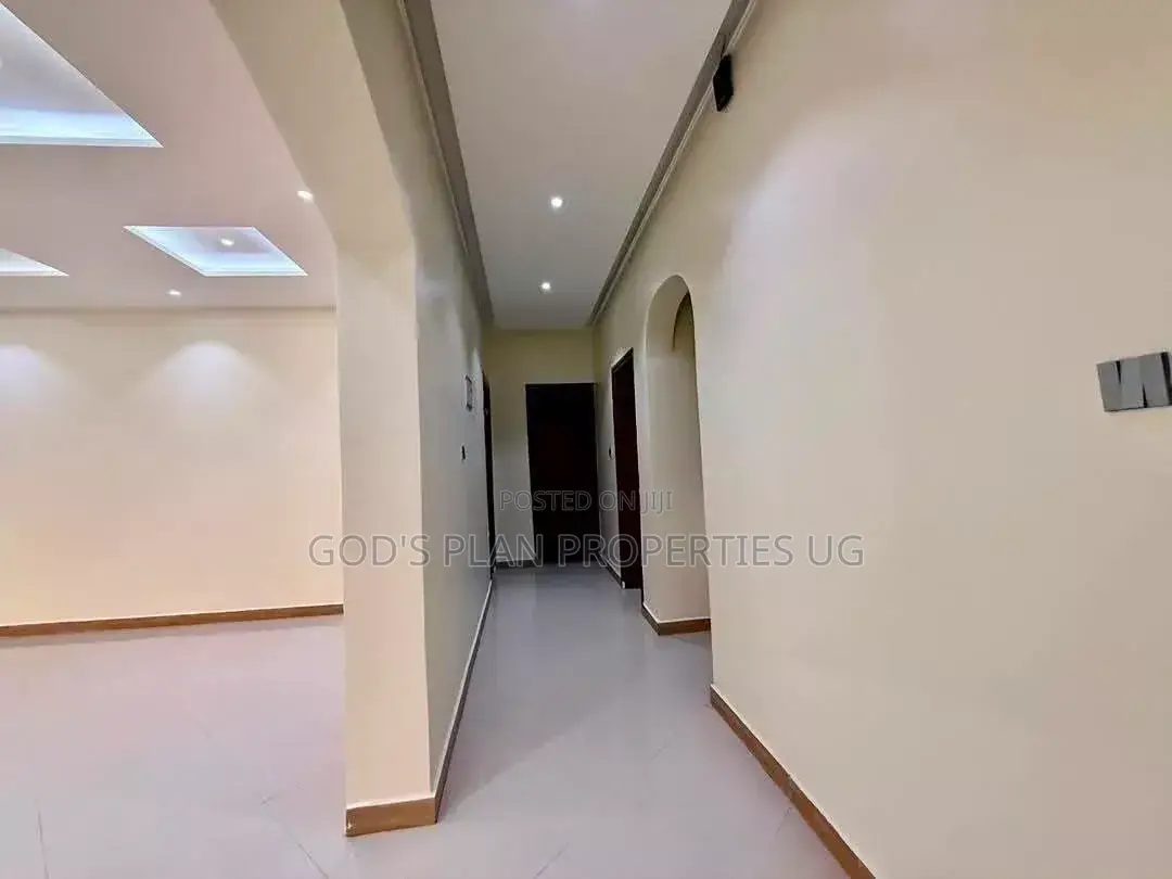 5bdrm Bungalow in Bunga Estate, Central Division for rent