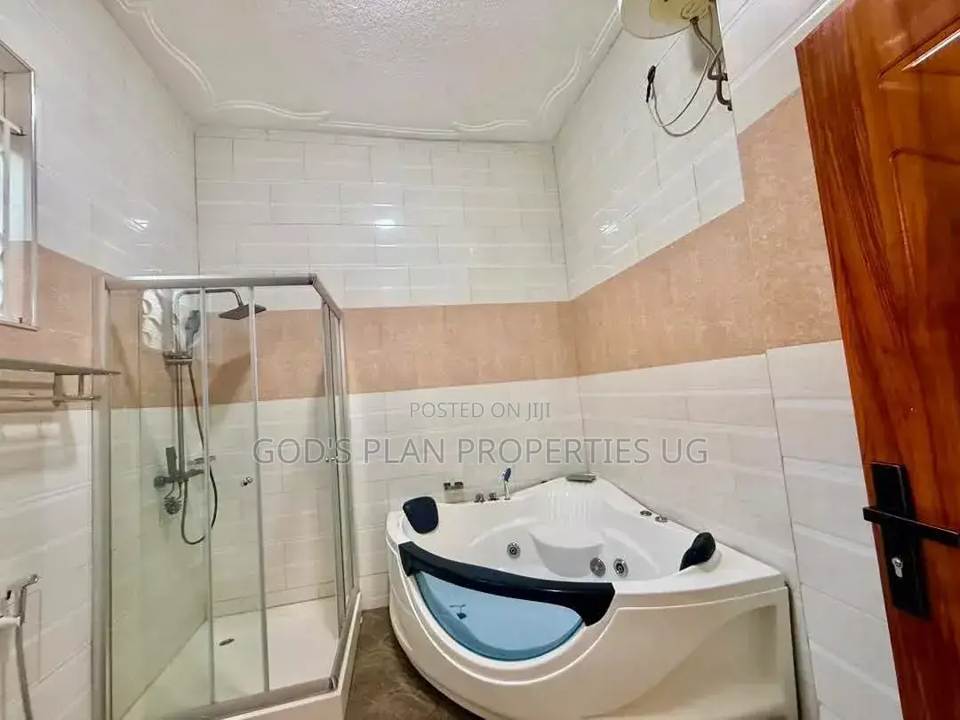 5bdrm Bungalow in Bunga Estate, Central Division for rent