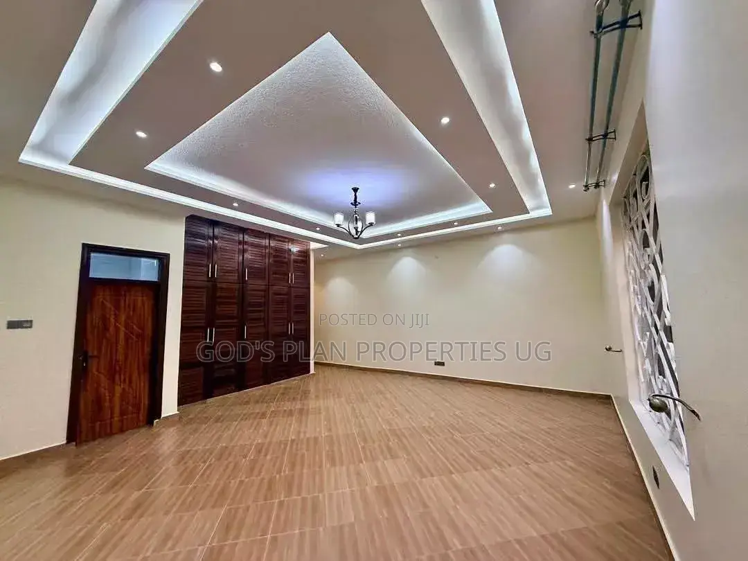5bdrm Bungalow in Bunga Estate, Central Division for rent