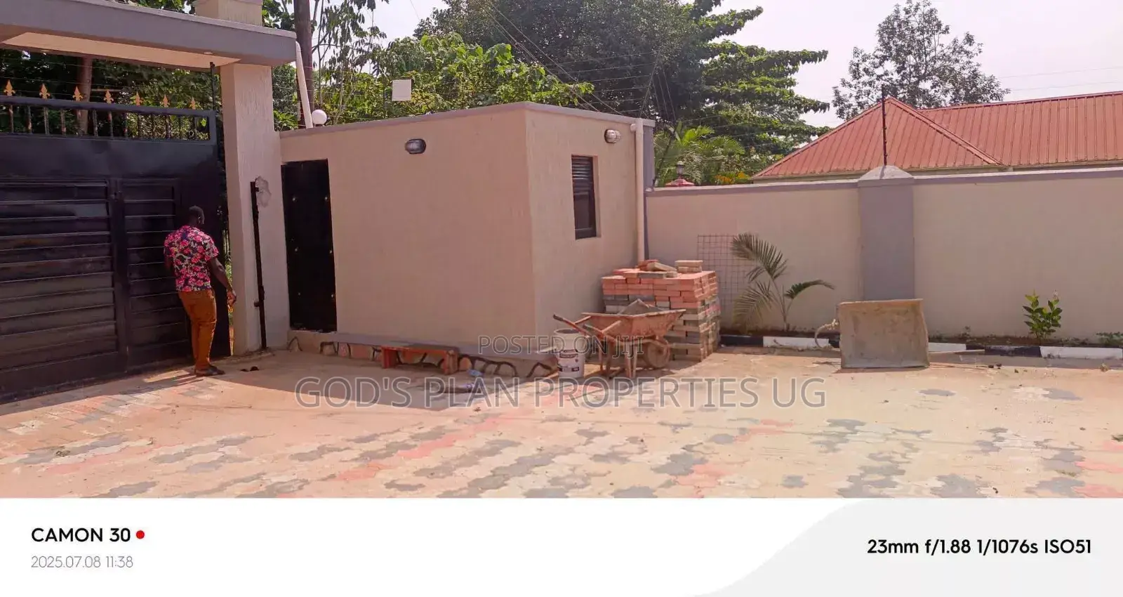 5bdrm Bungalow in Gabba Estate, Central Division for rent