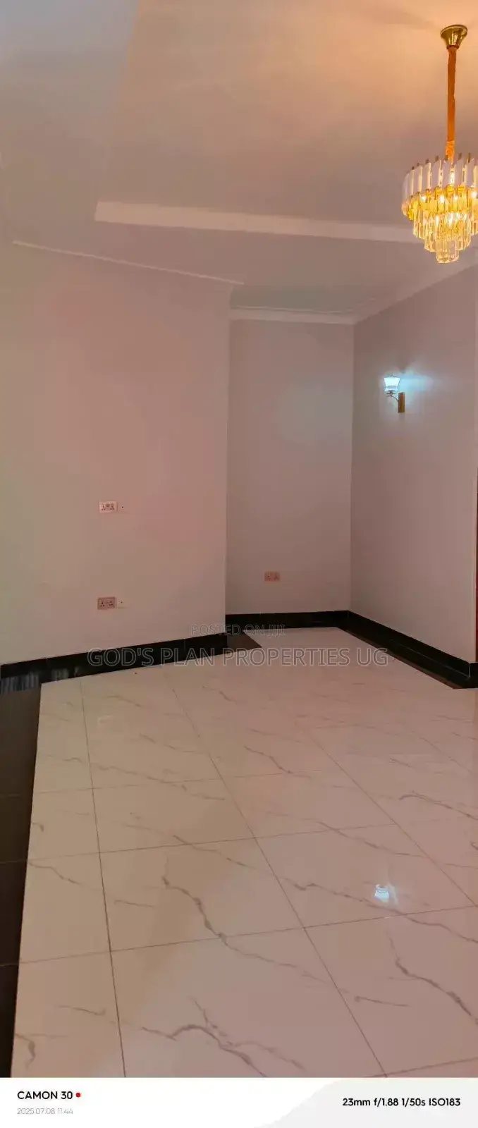 5bdrm Bungalow in Gabba Estate, Central Division for rent