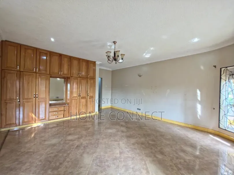 5bdrm Bungalow in Bugoloobi Luthuli, Central Division for rent