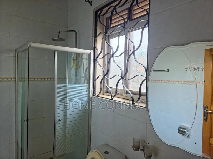 5bdrm Bungalow in Bugoloobi Luthuli, Central Division for rent