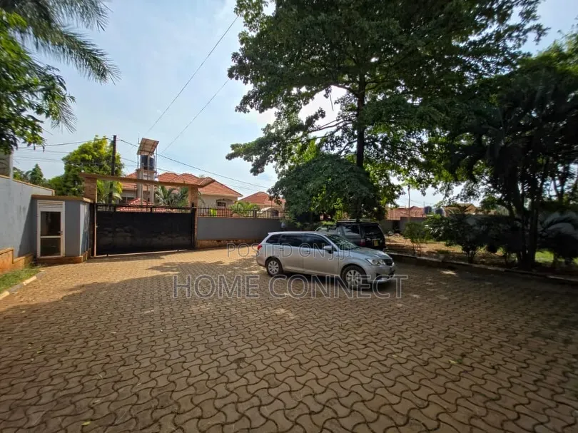 5bdrm Bungalow in Bugoloobi Luthuli, Central Division for rent