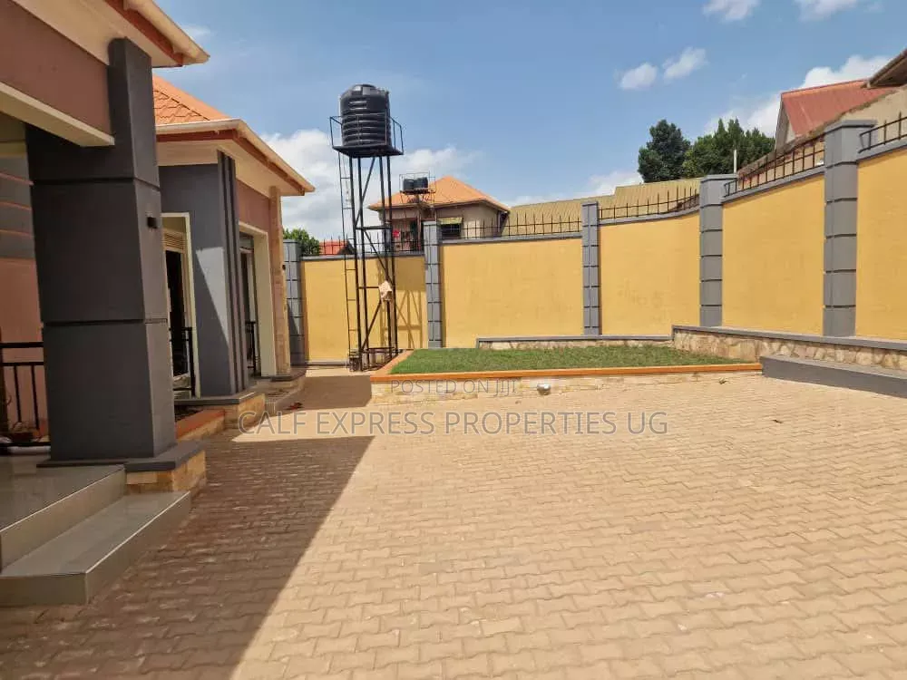 2bdrm House in Munyonyo Estate, Central Division for rent