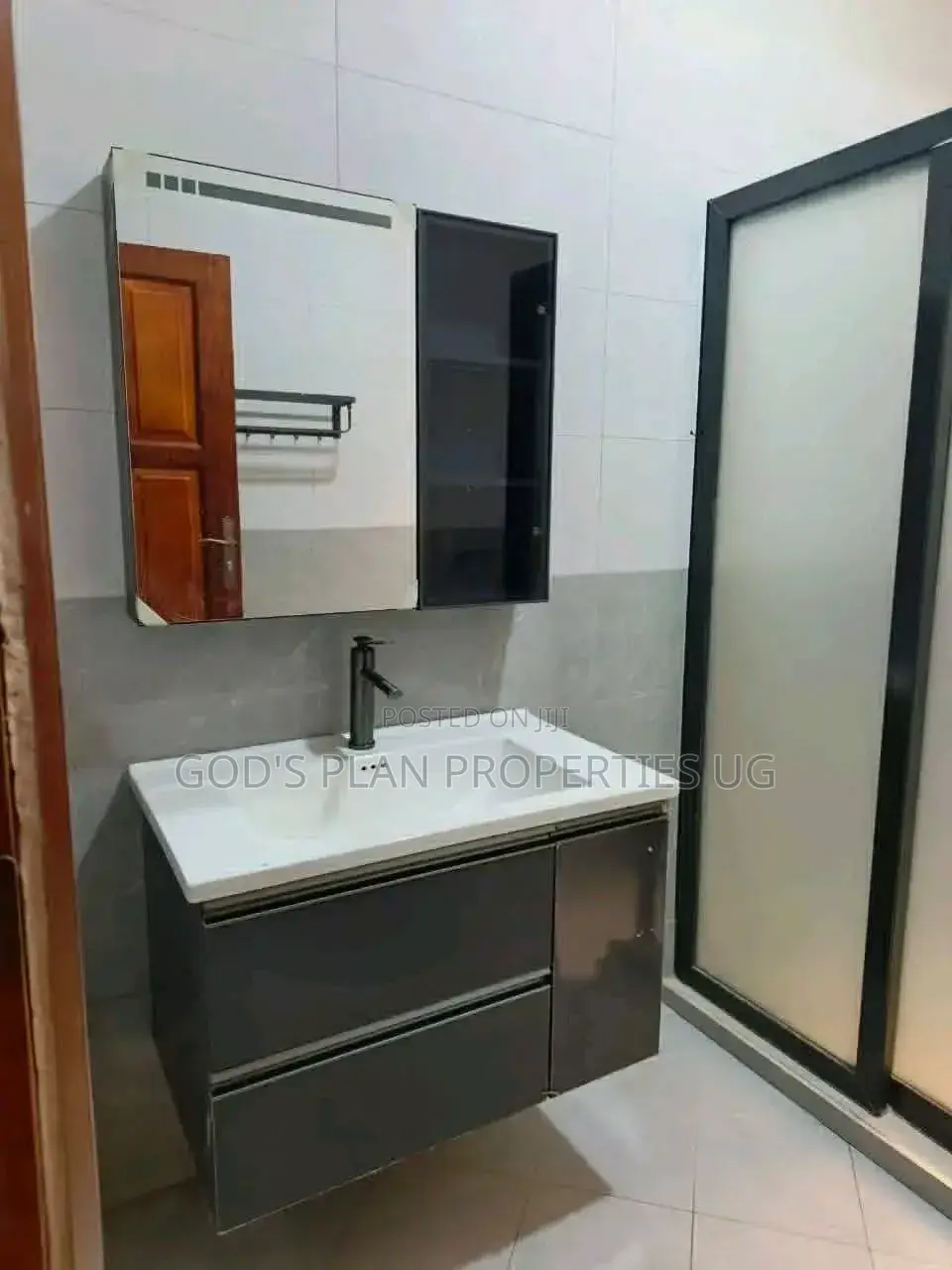 2bdrm Bungalow in Buziga Estate, Central Division for rent