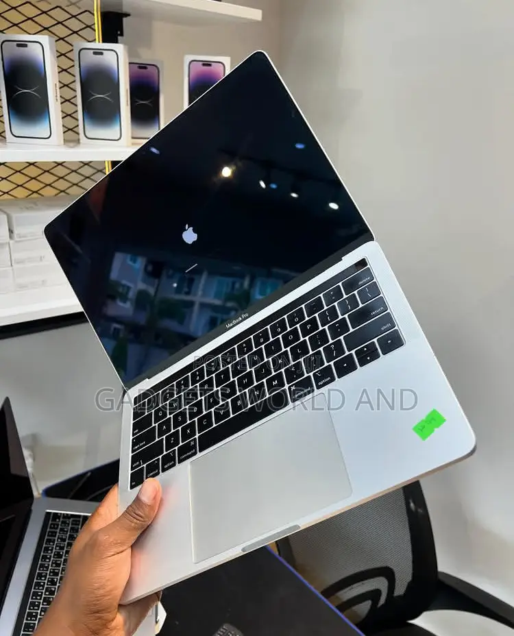 Laptop Apple MacBook Pro 2018 8GB Intel Core i5 SSD 256GB