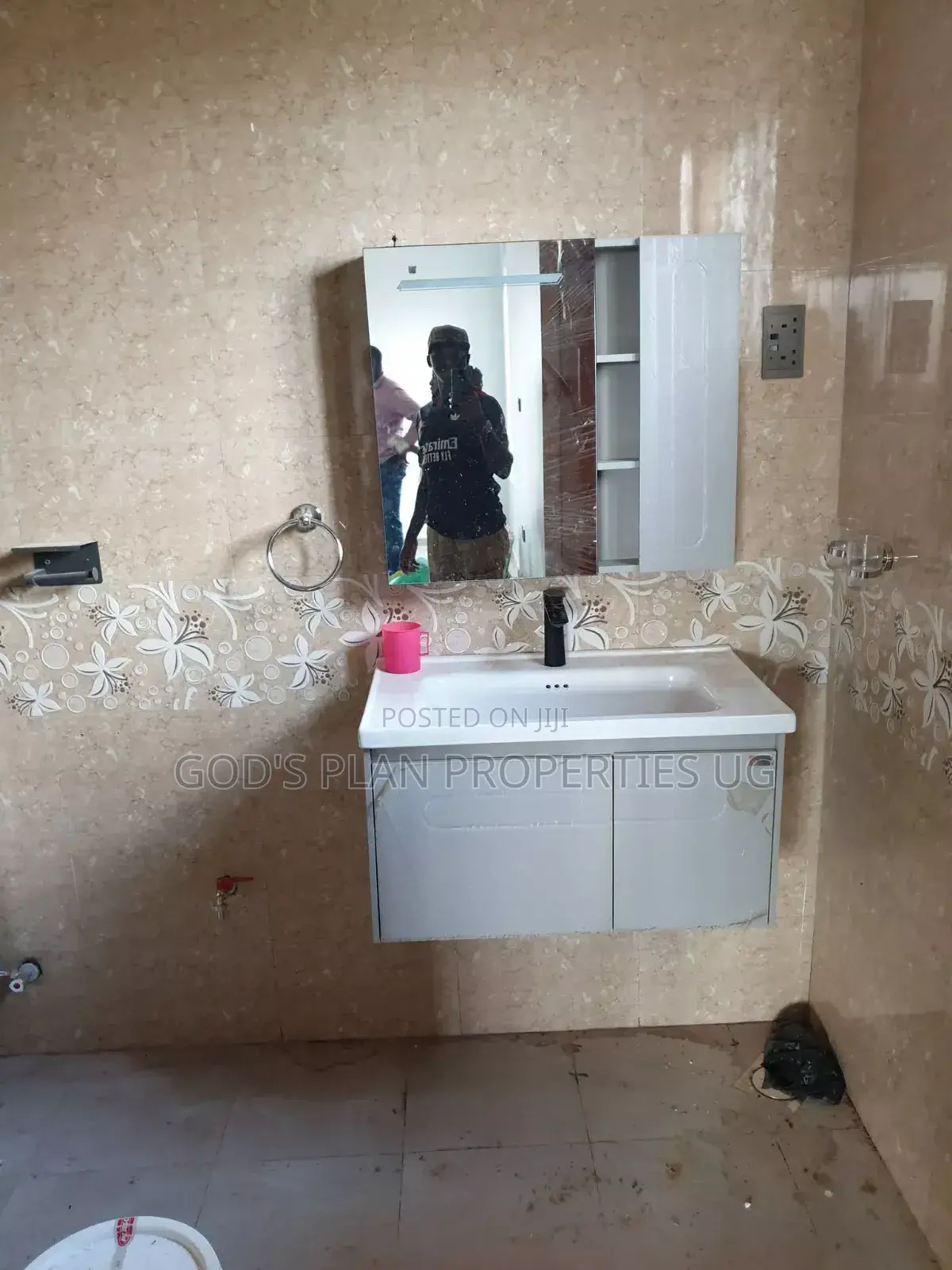2bdrm Apartment in Kiggo Busabala, Central Division for rent