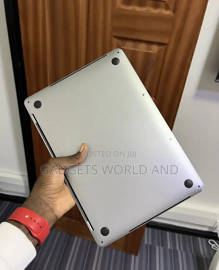 Laptop Apple MacBook Pro 2019 8GB Intel Core i5 SSD 256GB