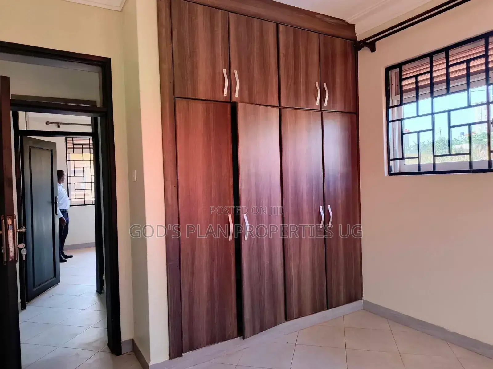 4bdrm Bungalow in Kansanga Estate, Central Division for rent
