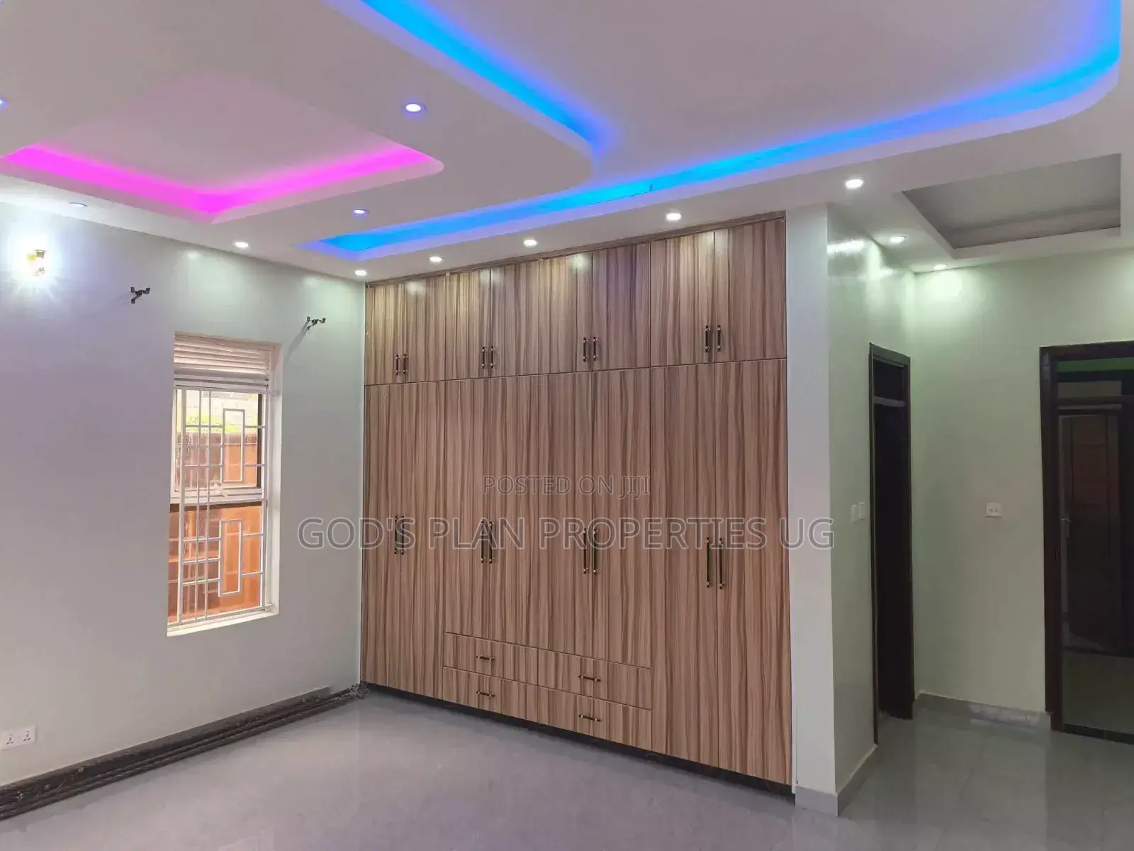 4bdrm Bungalow in Kansanga Estate, Central Division for rent