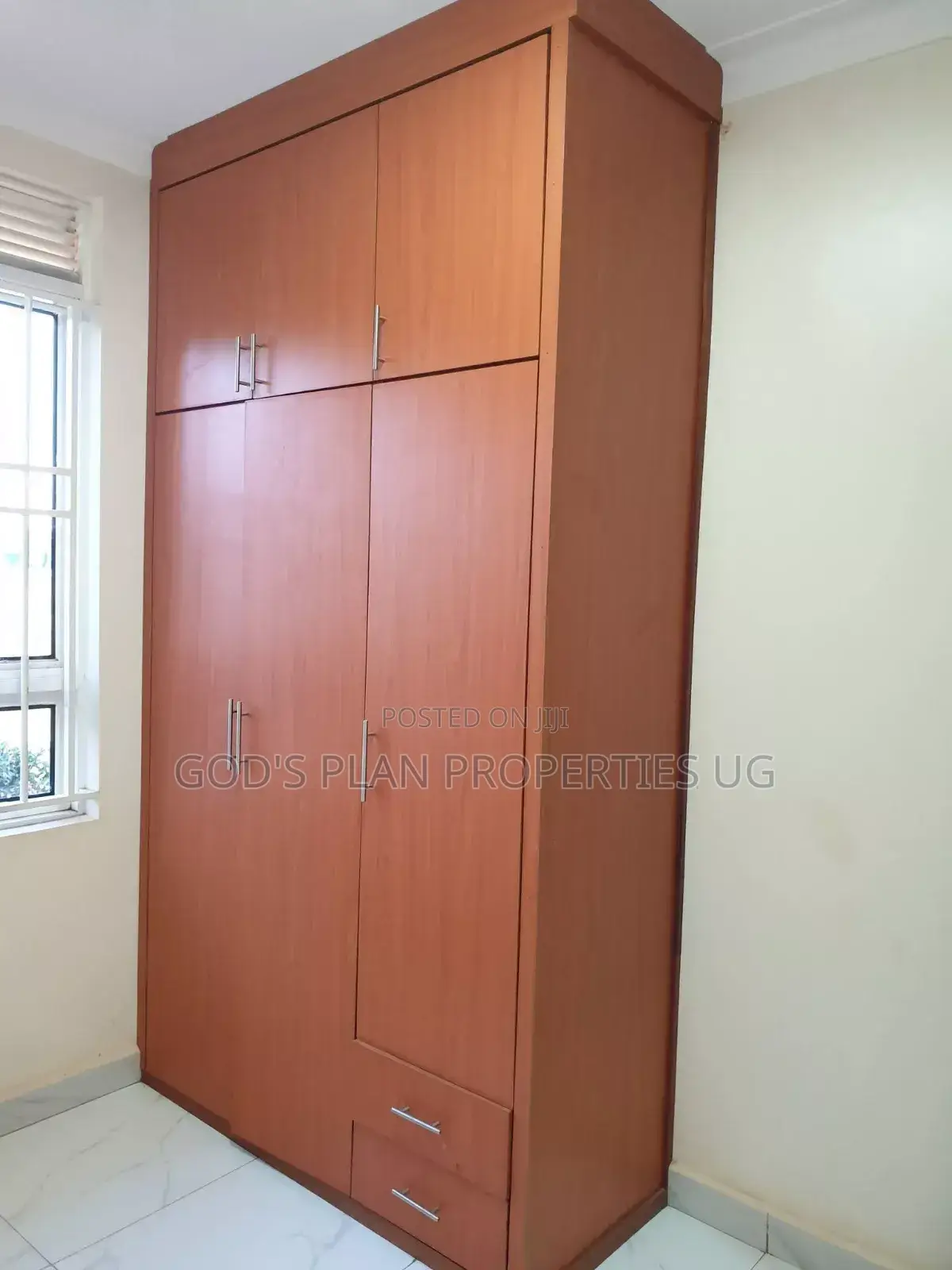 5bdrm Duplex in Kasanga Estate, Central Division for rent