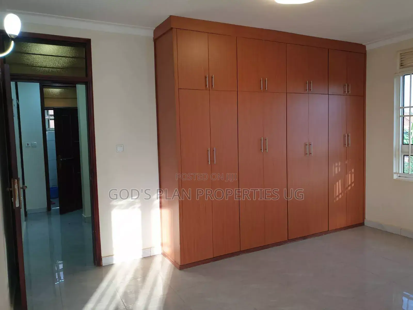 5bdrm Duplex in Kasanga Estate, Central Division for rent