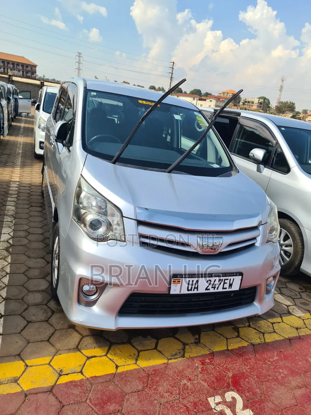 Toyota Noah 2012 Silver