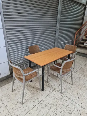 Hotel/Restaurant/Dining Foldable Wooden Table and Chairs