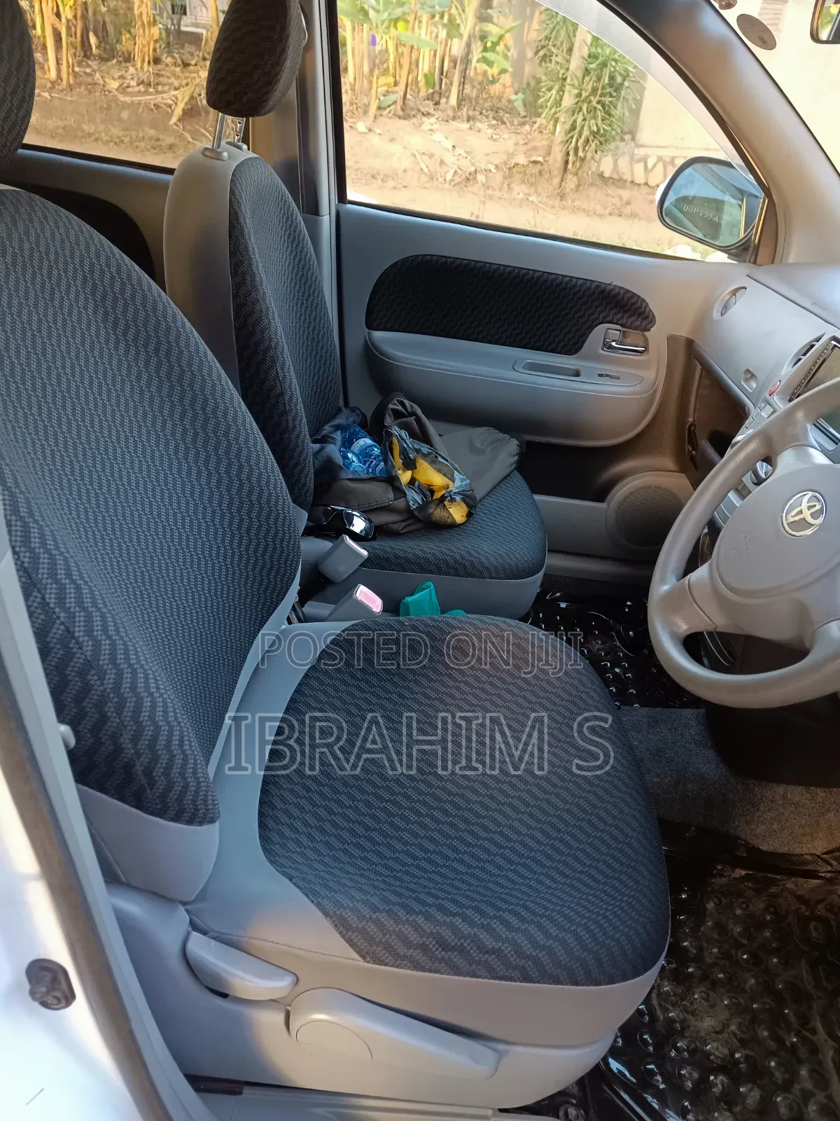 Toyota Sienta 2010 White