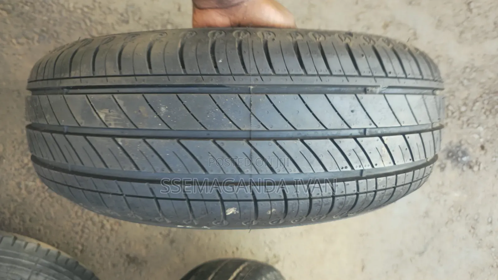 185/70r13 Apollo Tyres
