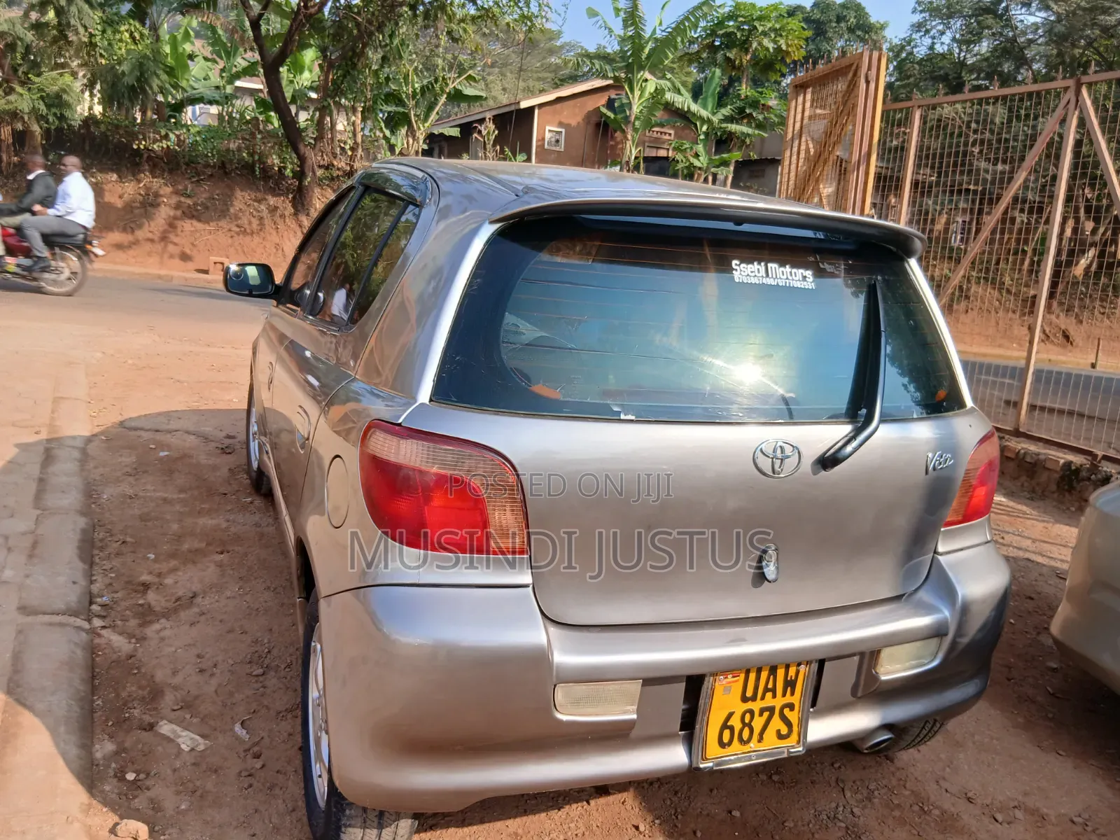 Toyota Vitz 2004 Gray