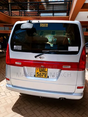 Nissan Serena 2001 Silver