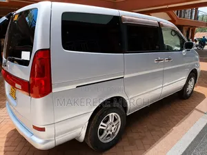 Nissan Serena 2001 Silver