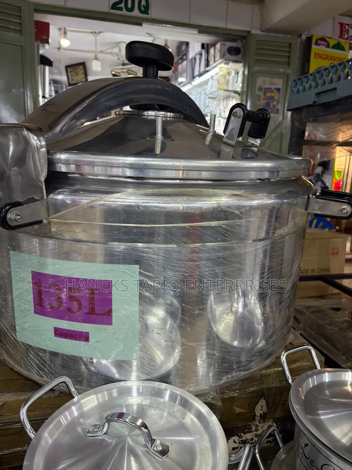 Commercial-Grade Pressure Cooker