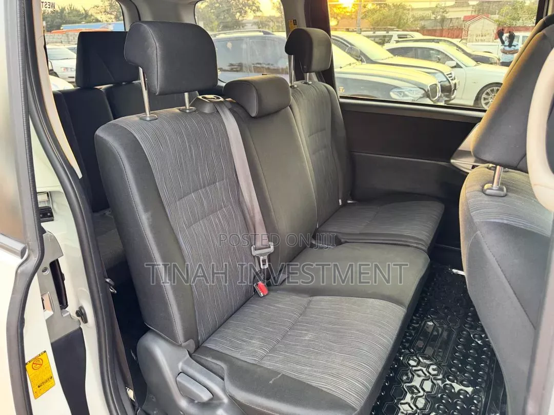 Toyota Noah 2011 White