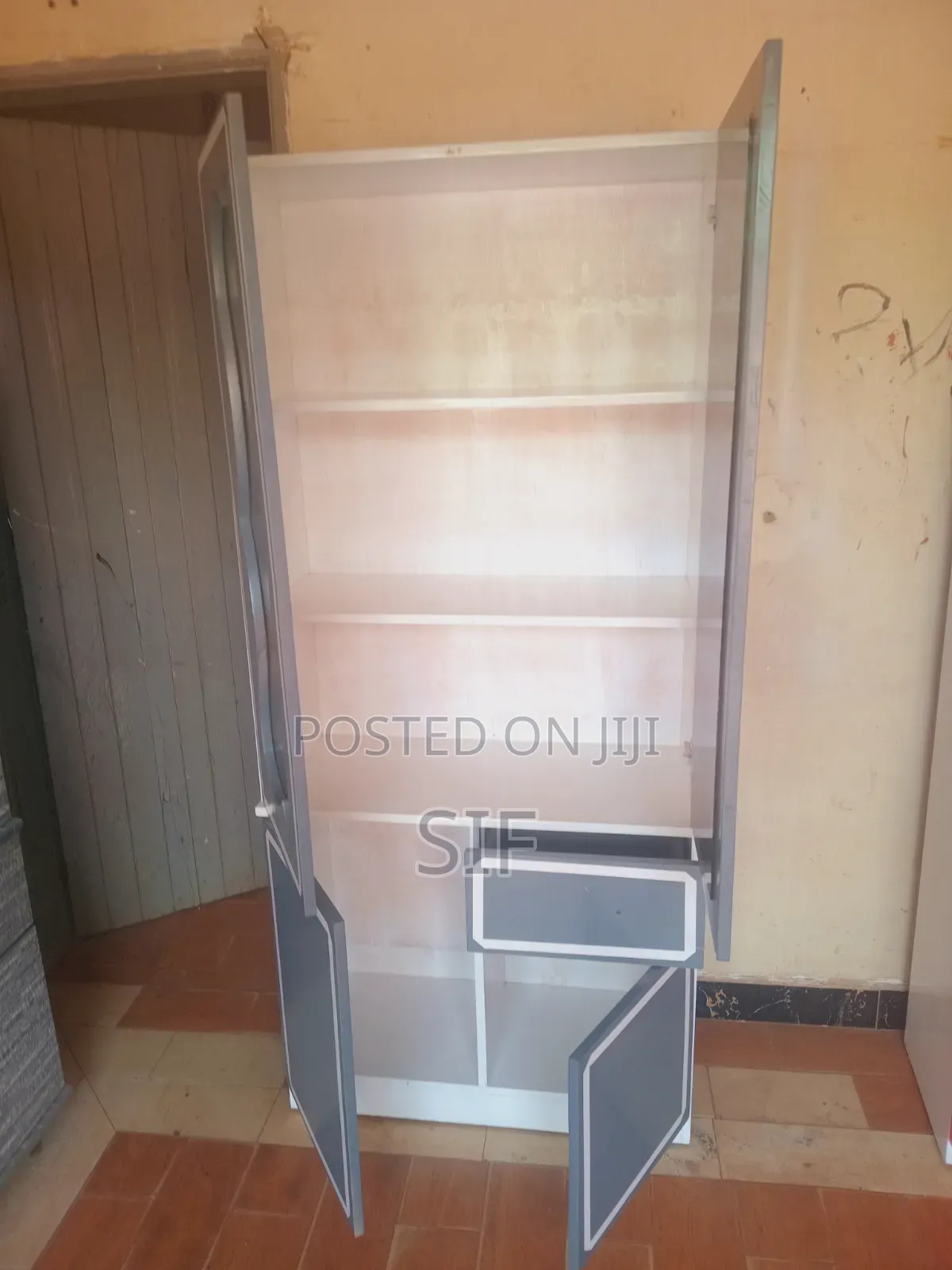 Cupboard 3 by 6 Feet