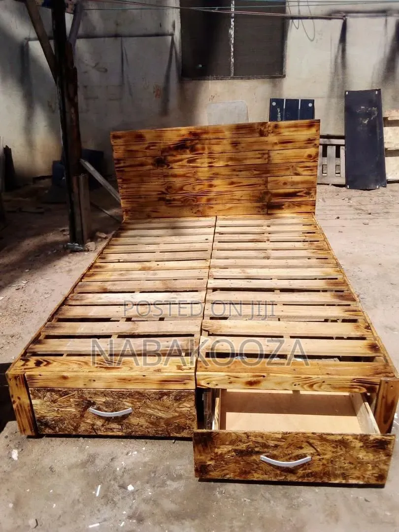 Pallet Bed Will Drawers