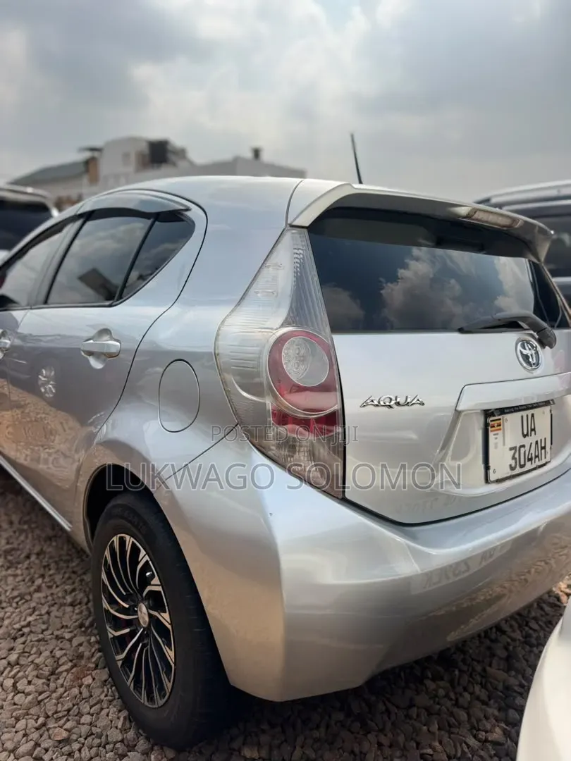Toyota Aqua 2014 Silver