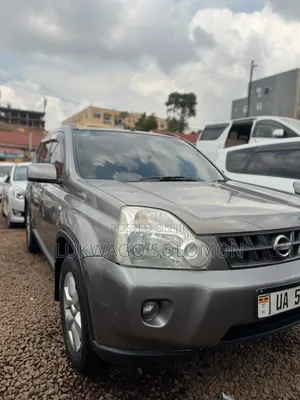 Nissan X-Trail 2010 Gray