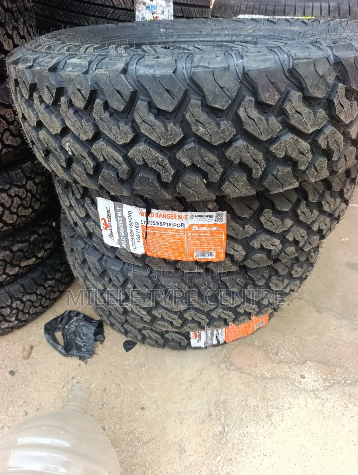 235/85r16 m.t Powertrac