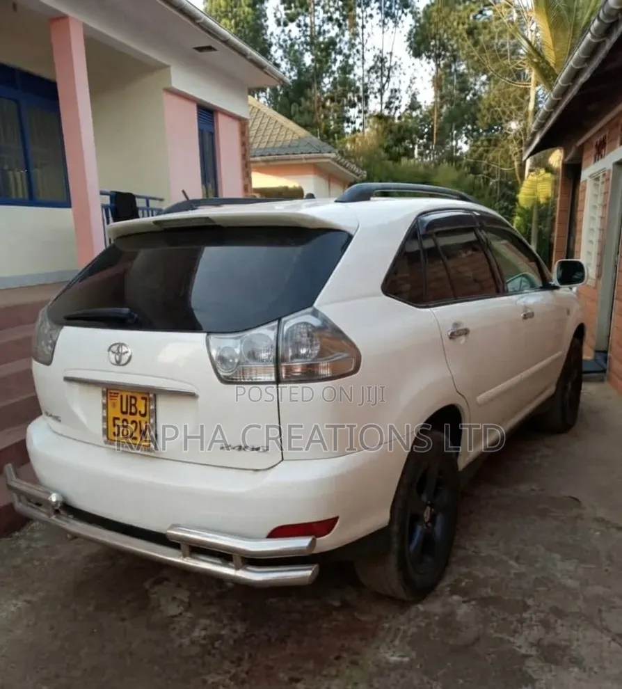Toyota Harrier 2006 White