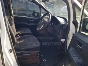 Toyota Noah 2.0 AWD (7 Seater) 2014 White