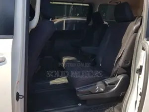 Toyota Noah 2.0 AWD (7 Seater) 2014 White