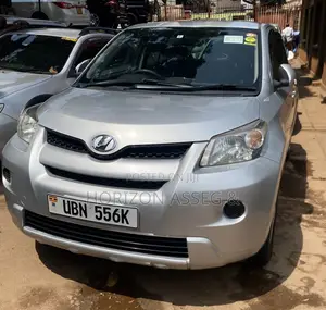 Toyota IST 2010 Silver
