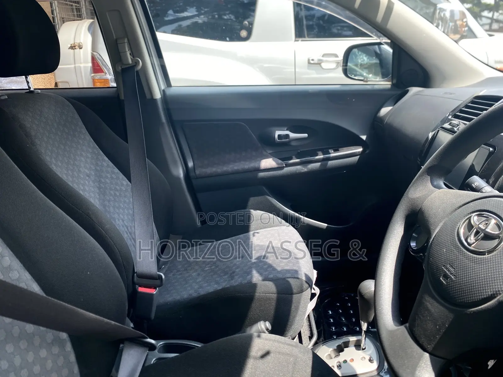 Toyota IST 2010 Silver