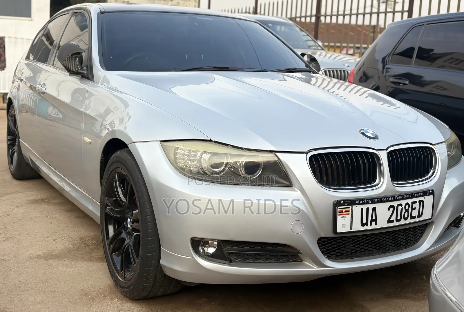 BMW 320i Sedan RWD 2012 Silver