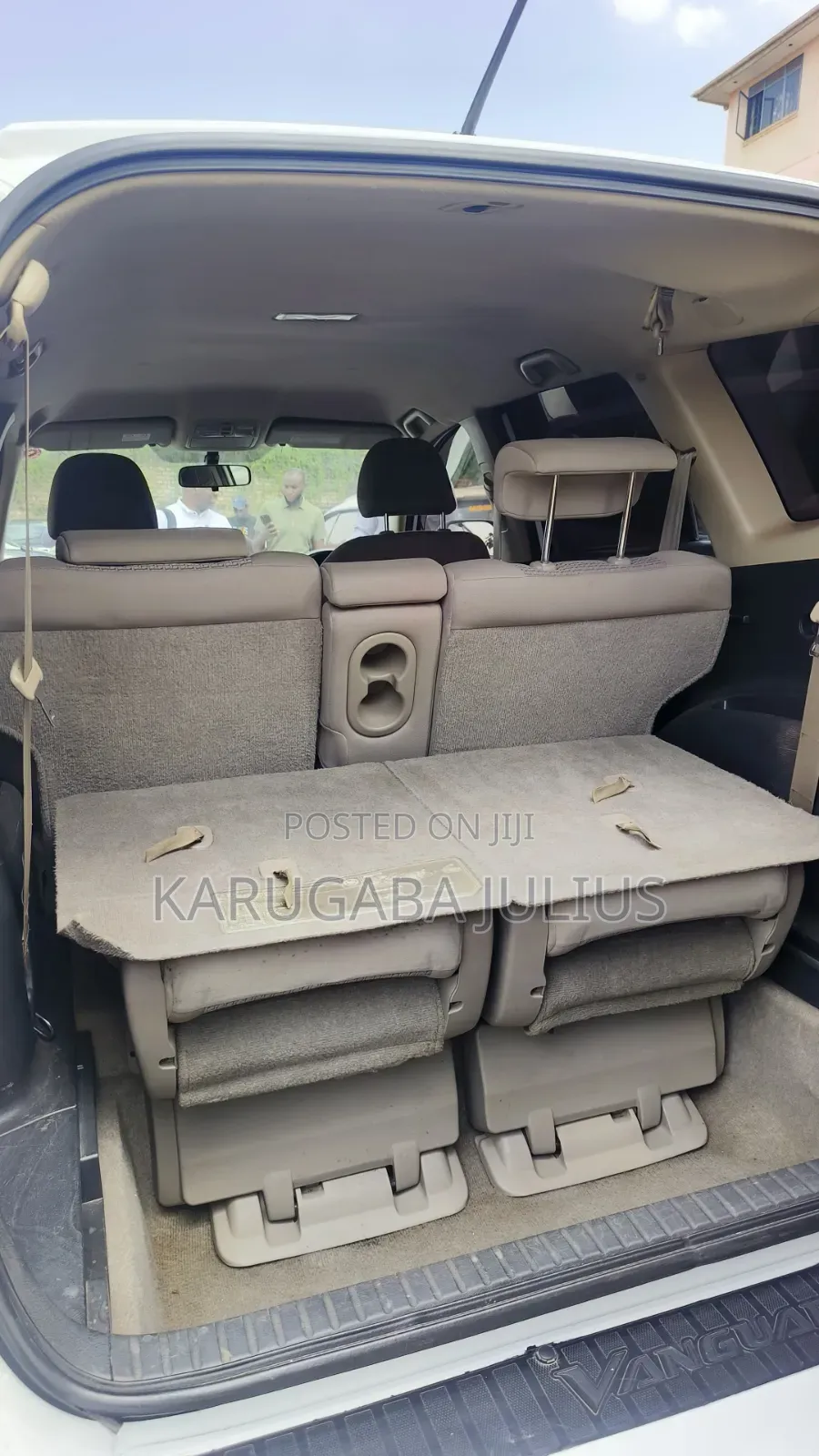 Toyota Vanguard 2010 White