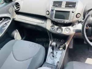 Toyota RAV4 XLE AWD (2.5L 4cyl 6A) 2013 White